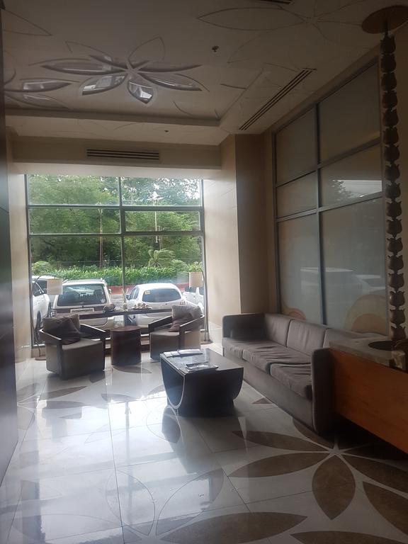 Apartamento Eton Baypark Manila Exterior foto