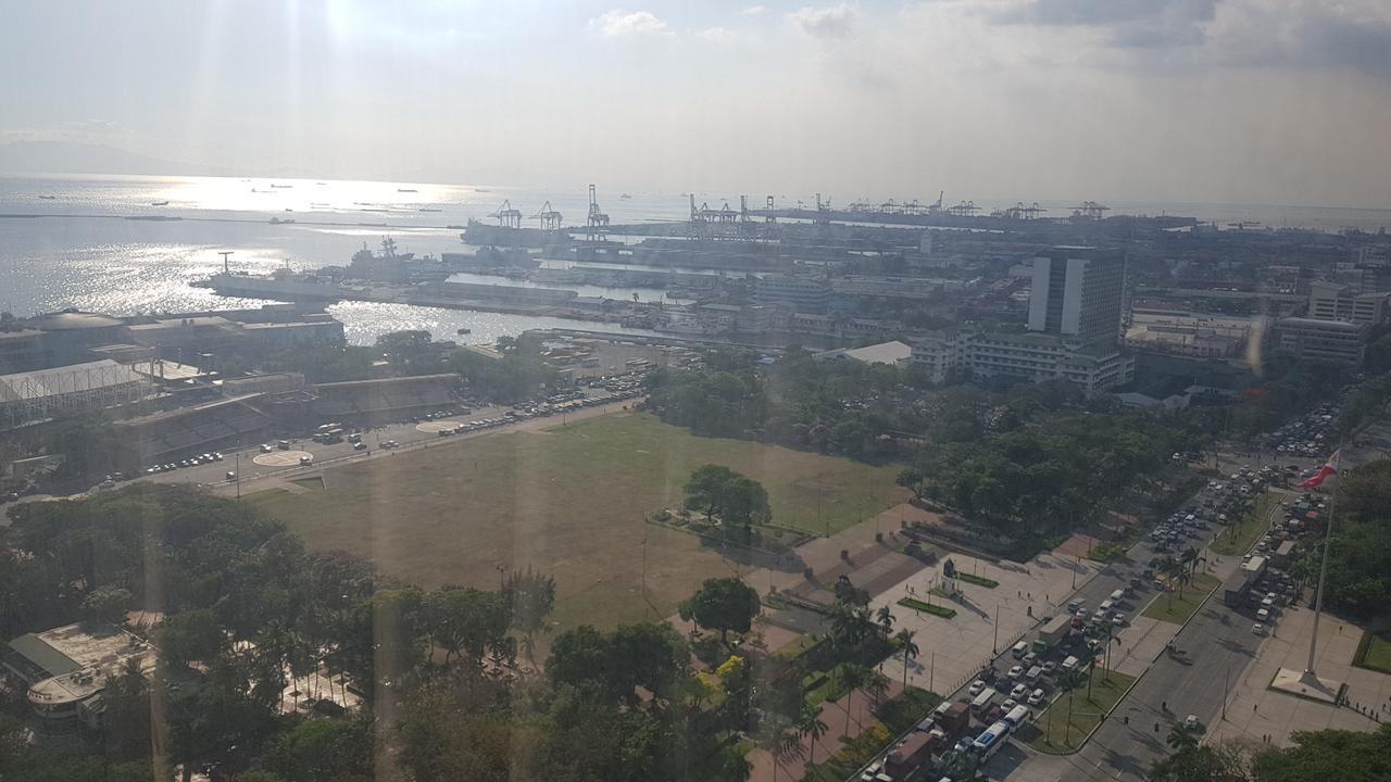 Apartamento Eton Baypark Manila Exterior foto